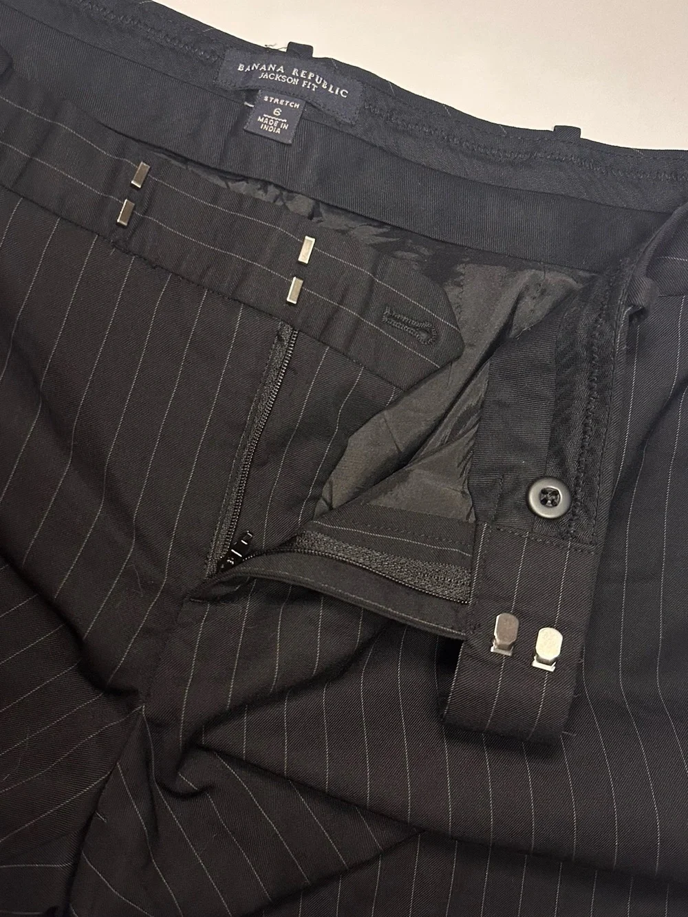 Y2K Office Siren Knee Length Black Pinstripe Woman’s Dress Pant Capri Wool Blend